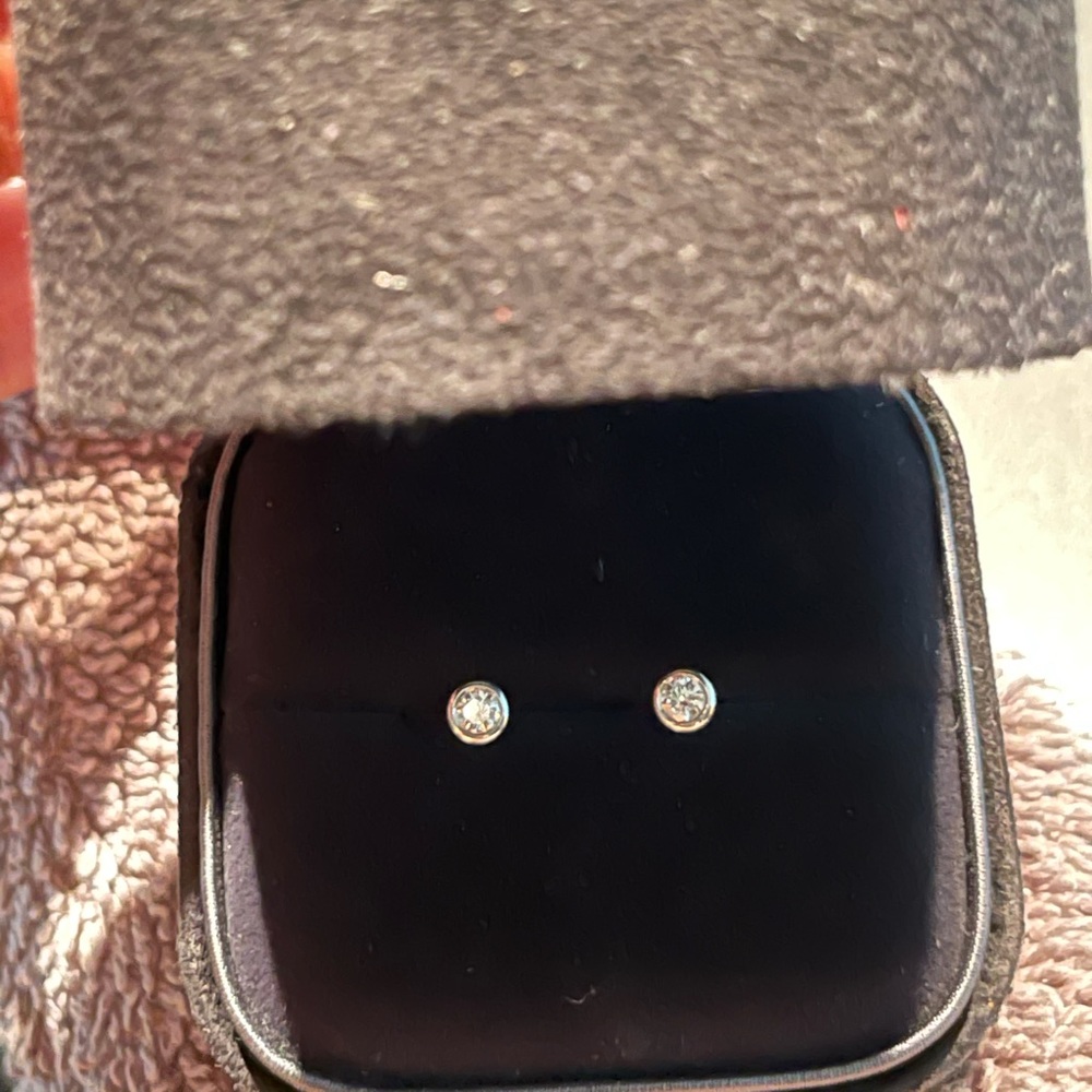 Tiffany & Co. diamond stud earrings (pair)